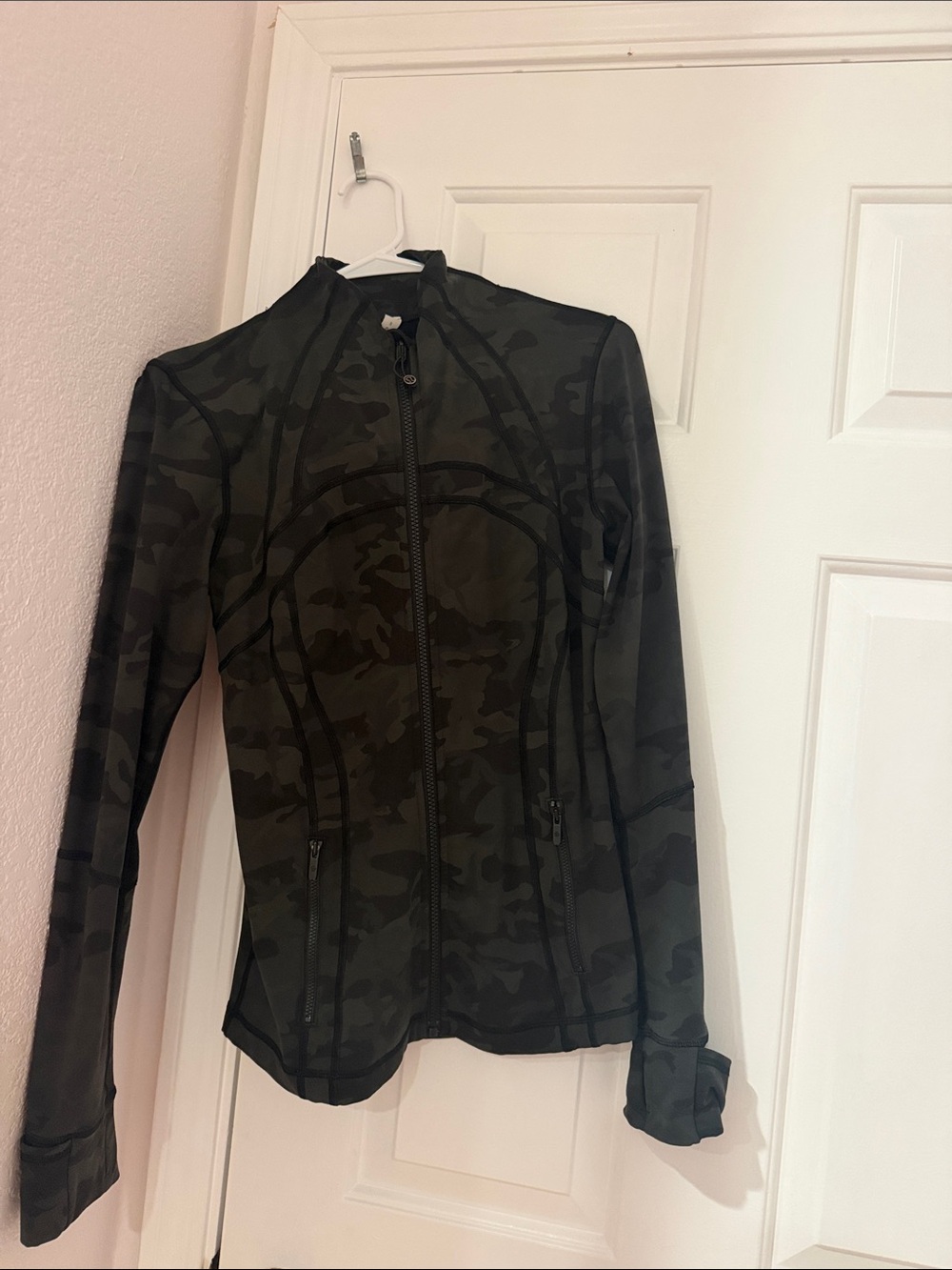 lululemon athletica Women’s Olive Camo Zip Jacket